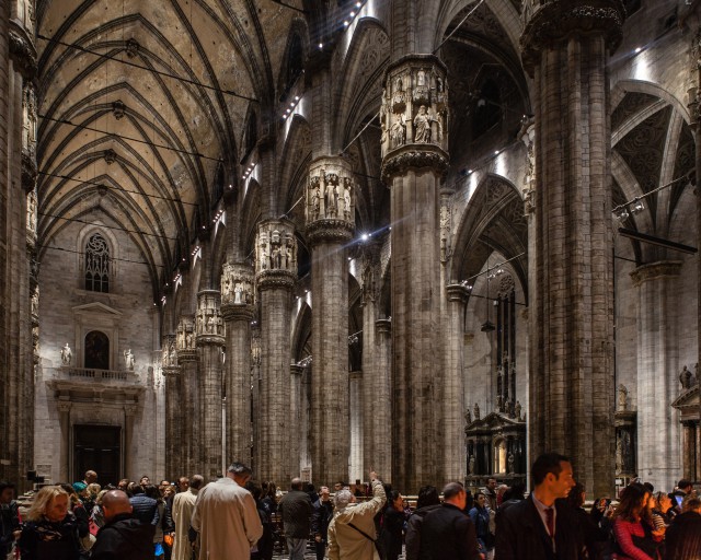 FESTA DI LUCE NEL DUOMO DI MILANO