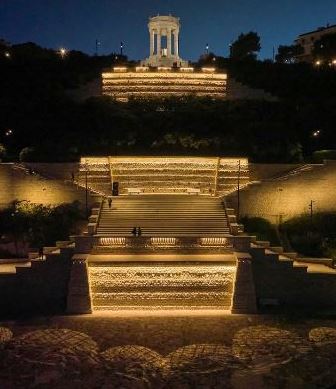 I GUZZINI AD ANCONA SVELA ARCHITETTURE ECCENTRICHE